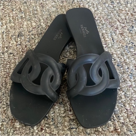 Hermes Shoes - Hermes pool sandals black